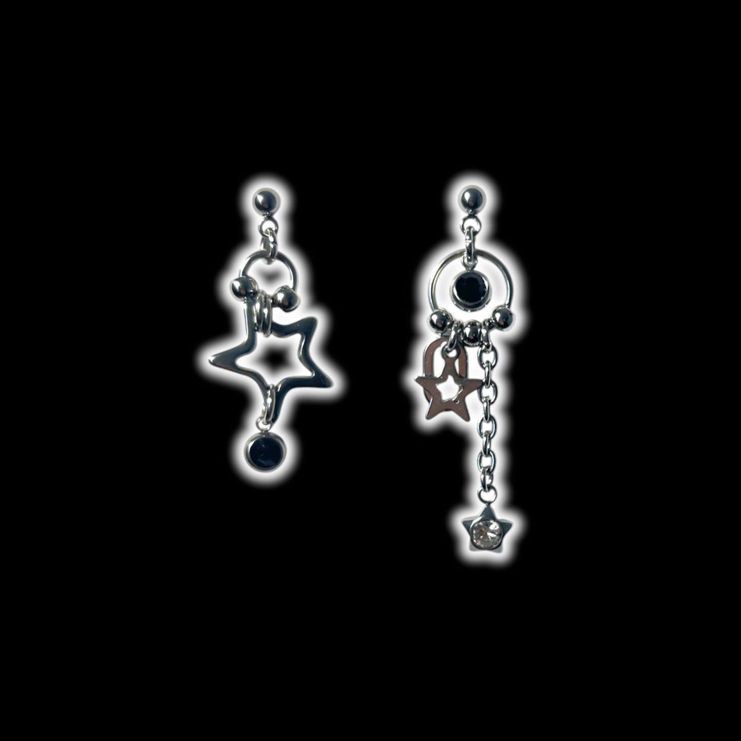 Black☆Star Mismatched Earrings