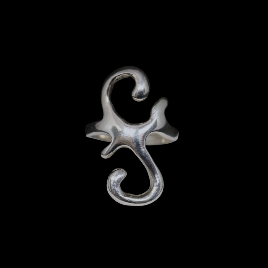 ROSEBLUEGEM- OATH RING black background
