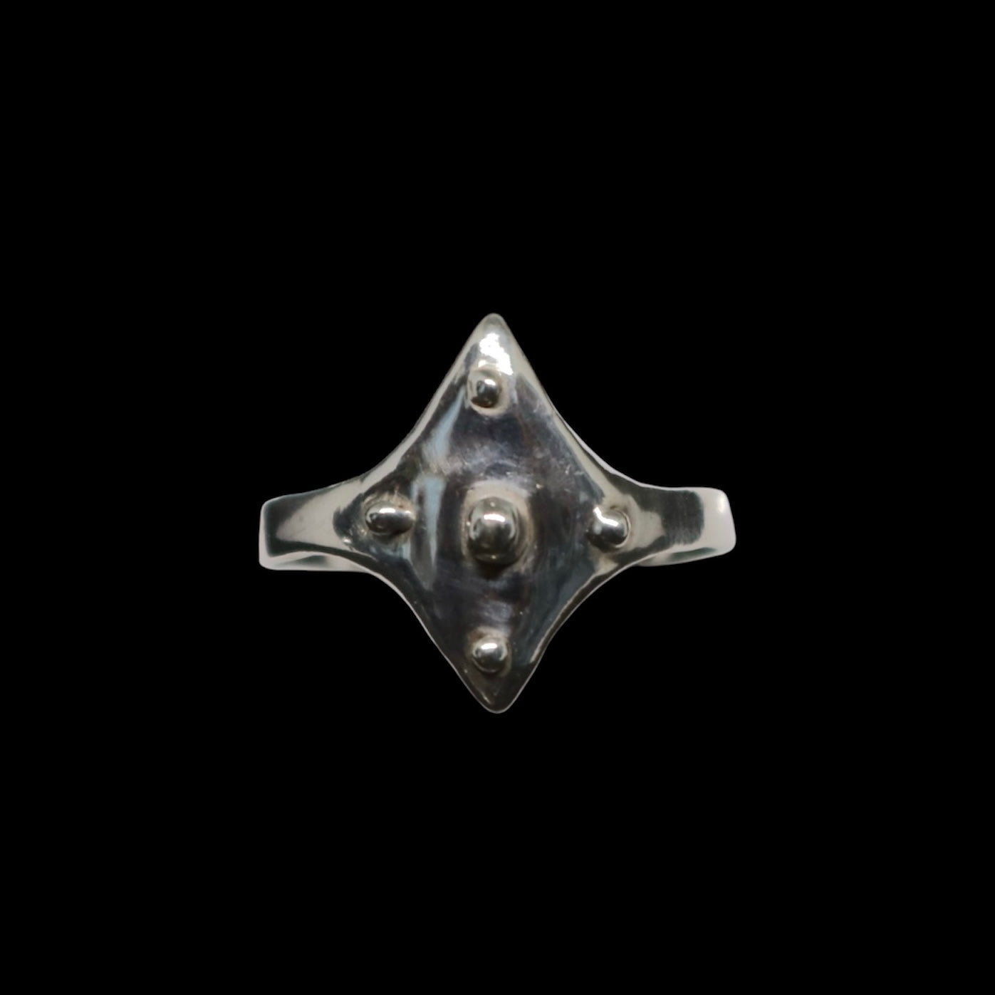 ROSEBLUEGEM- SHIELD RING black background