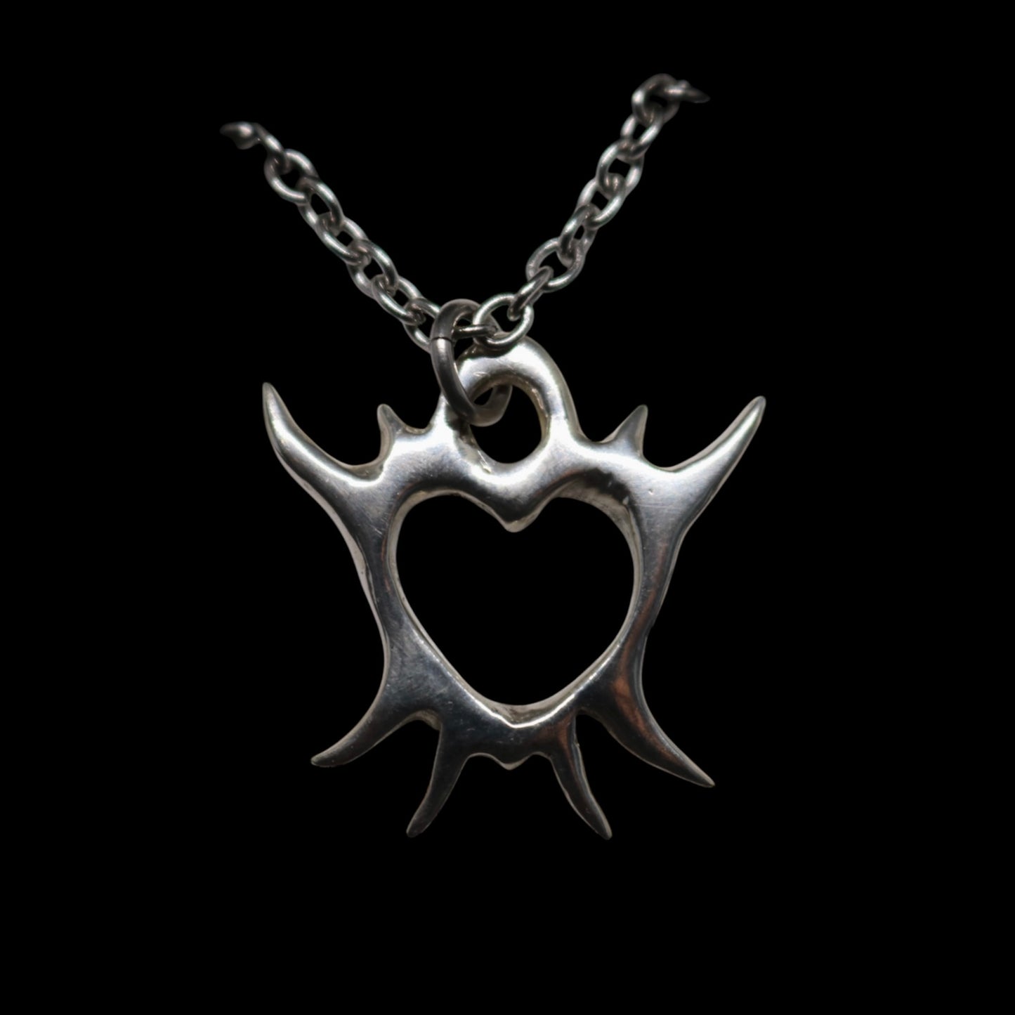 ROSEBLUEGEM- Thornheart Pendant Black Background